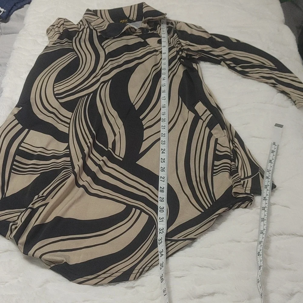 R&B Collection Super Soft Geometric Design Shirt Dress w/ Pockets Sz M - Picture 10 of 10